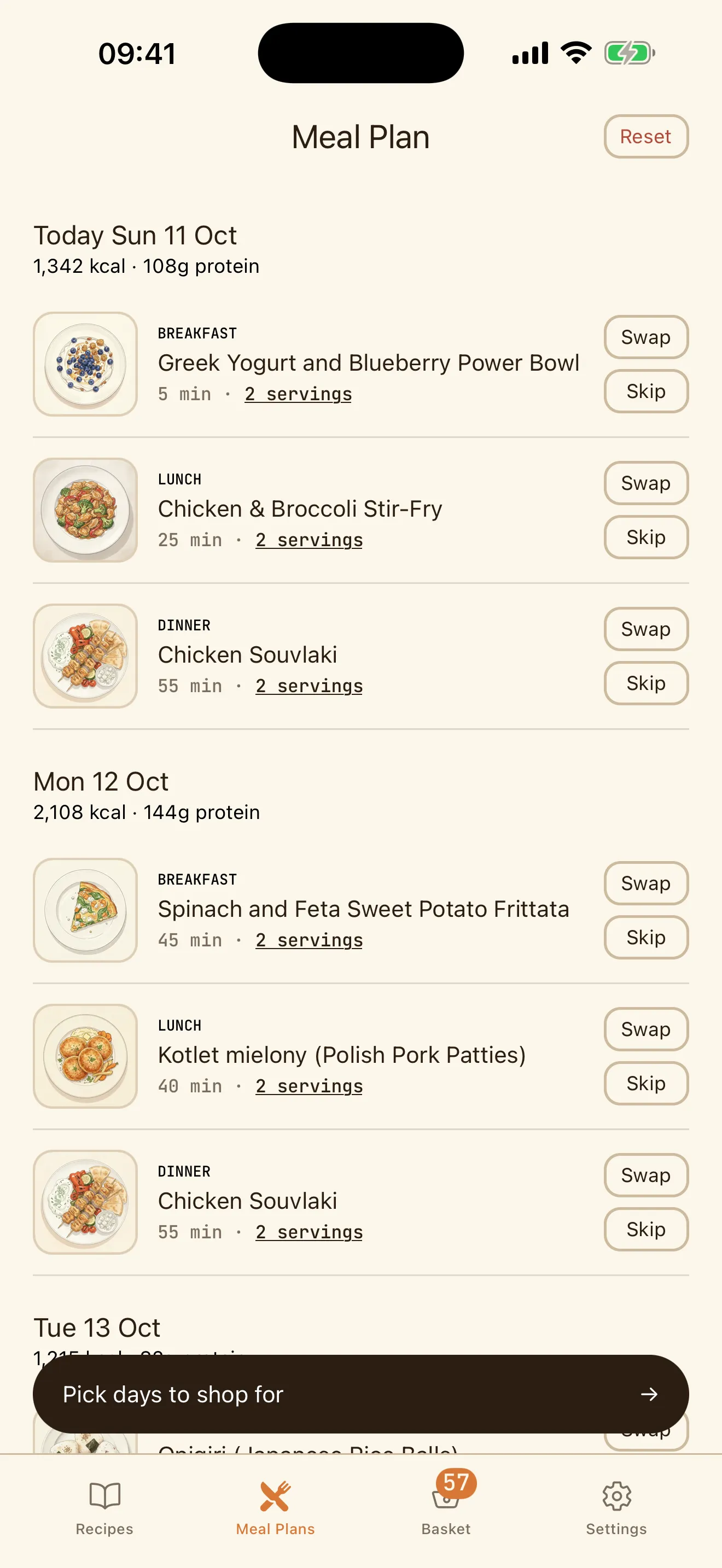 Carroty’s Meal Plan tab: breakfast, lunch and dinner for each day, with each day’s calories and protein under the date